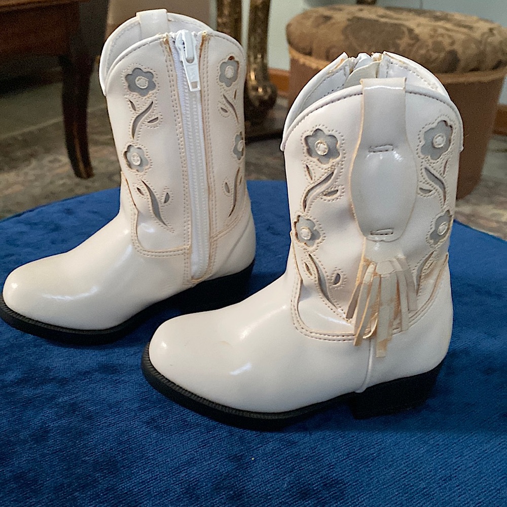 Cowgirl white boots toddler size 6